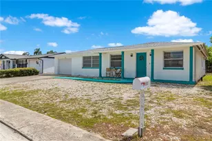 3352 Hoover Dr, Holiday, FL 34691 - Photo 5