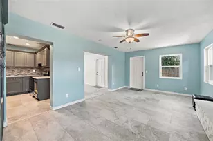 7557 N 18th Ave N, Saint Petersburg, FL 33710 - Photo 11
