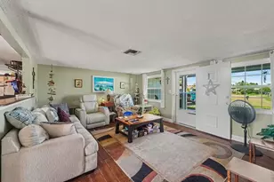 10214 Holly Dr, Port Richey, FL 34668 - Photo 5