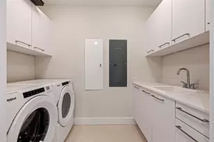 275 1st Ave S, Saint Petersburg, FL 33701 - Photo 85