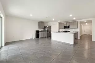 822 Will Scarlett Ave, Ruskin, FL 33570 - Photo 13