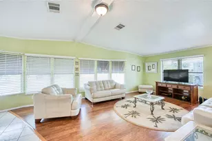 34 Pelican Dr E, Oldsmar, FL 34677 - Photo 3