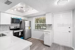 821 Patricia Ave, Dunedin, FL 34698 - Photo 9
