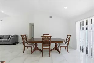 10311 Orchard Hills Ct, Tampa, FL 33615 - Photo 5