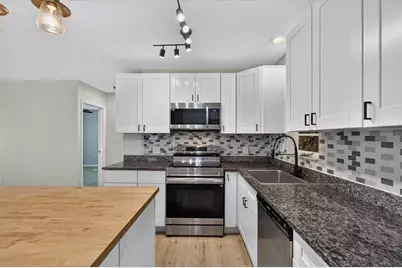 715 W Bayshore Drive, Tarpon Springs, FL 34689 - Photo 13