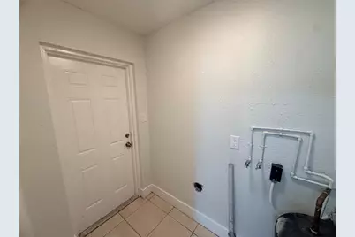 10123 N 11th Street #B, Tampa, FL 33612 - Photo 23