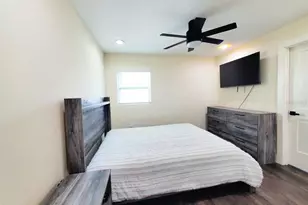 922 W Knollwood St, Tampa, FL 33604 - Photo 9