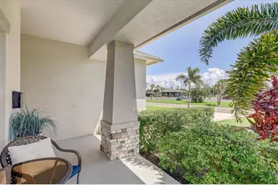 2194 Fairway Avenue S, Saint Petersburg, FL 33712 - Photo 5