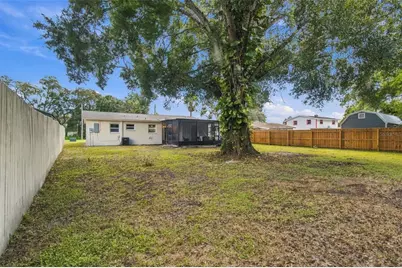 10506 Alambra Avenue, Tampa, FL 33619 - Photo 21