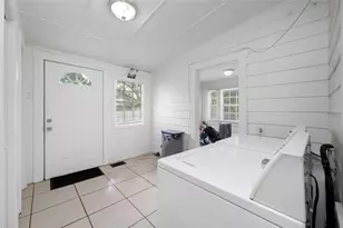 1225 11th St N, Saint Petersburg, FL 33705 - Photo 25