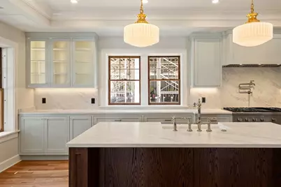 250 Mirror Lake Drive N, Saint Petersburg, FL 33701 - Photo 11