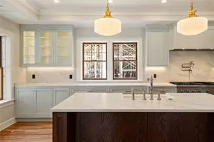 250 Mirror Lake Dr N, Saint Petersburg, FL 33701 - Photo 11