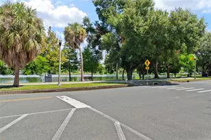 250 Mirror Lake Dr N, Saint Petersburg, FL 33701 - Photo 57