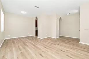 906 Grand Canyon Dr, Valrico, FL 33594 - Photo 5