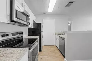 11901 4th Street N, Saint Petersburg, FL 33716 - Photo 13
