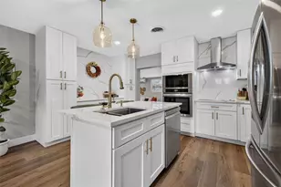 4018 Helena St NE, Saint Petersburg, FL 33703 - Photo 9