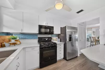 6025 Shore Boulevard S #304, Gulfport, FL 33707 - Photo 9