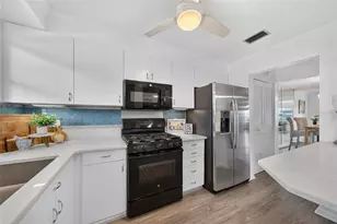 6025 Shore Blvd S, Gulfport, FL 33707 - Photo 9