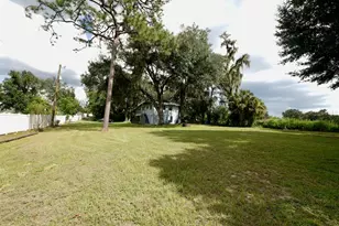 10210 Davis Rd, Tampa, FL 33637 - Photo 3