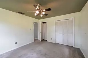 10210 Davis Rd, Tampa, FL 33637 - Photo 11