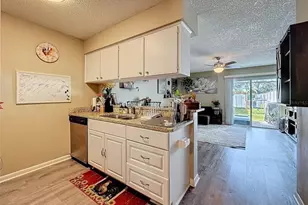 6128 Oak Cluster Cir, Tampa, FL 33634 - Photo 7