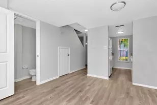 5132 Temple Heights Rd, Tampa, FL 33617 - Photo 5