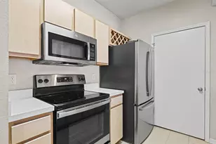 8513 Lucuya Way, Temple Terrace, FL 33637 - Photo 9