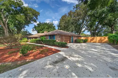 4104 Brooke Drive, Valrico, FL 33594 - Photo 9