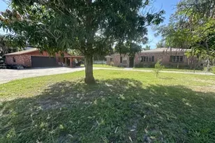 1834 21st St S, Saint Petersburg, FL 33712 - Photo 1