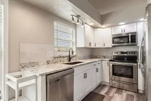 9823 Sir Frederick St, Tampa, FL 33637 - Photo 5