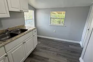 621 E Myrtle St, Lakeland, FL 33801 - Photo 3