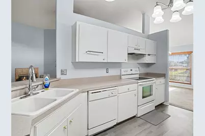 8010 Ashley Pointe Drive, Lakeland, FL 33810 - Photo 15