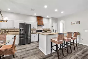 6422 Bridgecrest Dr, Lithia, FL 33547 - Photo 9