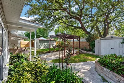 11005 N 27th Street, Tampa, FL 33612 - Photo 3