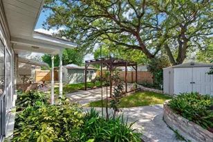 11005 N 27th St, Tampa, FL 33612 - Photo 3