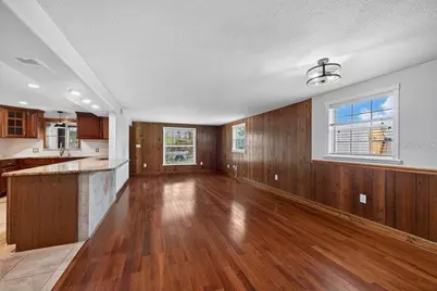 11005 N 27th Street, Tampa, FL 33612 - Photo 9