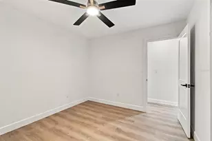 8725 Thornwood Ln, Tampa, FL 33615 - Photo 27