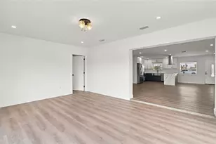 8725 Thornwood Ln, Tampa, FL 33615 - Photo 41