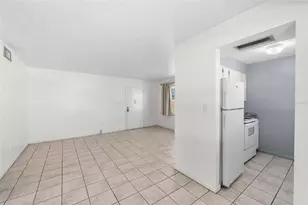 1229 Franklin Circle SE, Clearwater, FL 33756 - Photo 11