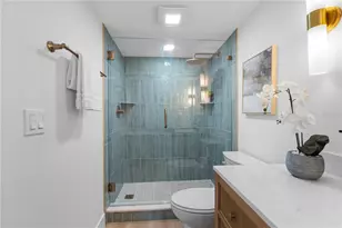 7600 Bayshore Dr, Treasure Island, FL 33706 - Photo 7