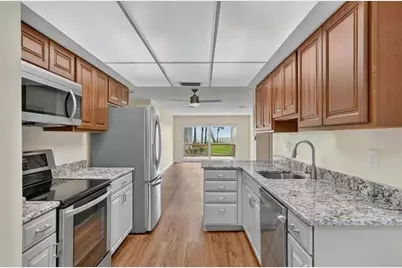 7300 Sunshine Skyway Lane S #106, Saint Petersburg, FL 33711 - Photo 7