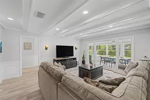 3909 Northampton Way, Tampa, FL 33618 - Photo 9