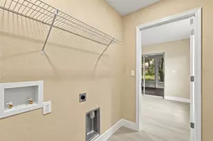 9007 Spring Hill Dr, Spring Hill, FL 34608 - Photo 17