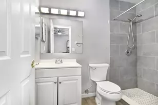 5236 Sunridge Palms Dr, Tampa, FL 33617 - Photo 15