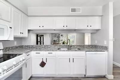 5236 Sunridge Palms Drive #5236, Tampa, FL 33617 - Photo 5