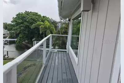 17603 1st Street E, Saint Petersburg, FL 33708 - Photo 9