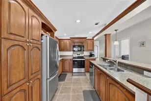 10054 Collingwood Ave, Dade City, FL 33525 - Photo 13