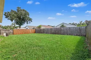 517 Greg St, Valrico, FL 33594 - Photo 5