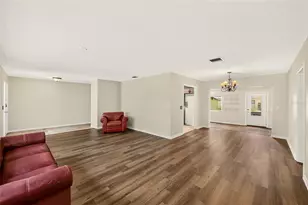 303 St Augustine Ave, Temple Terrace, FL 33617 - Photo 9