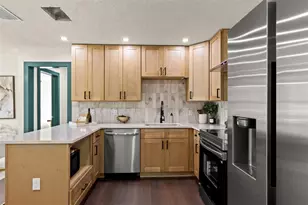6810 13th St N, Saint Petersburg, FL 33702 - Photo 5